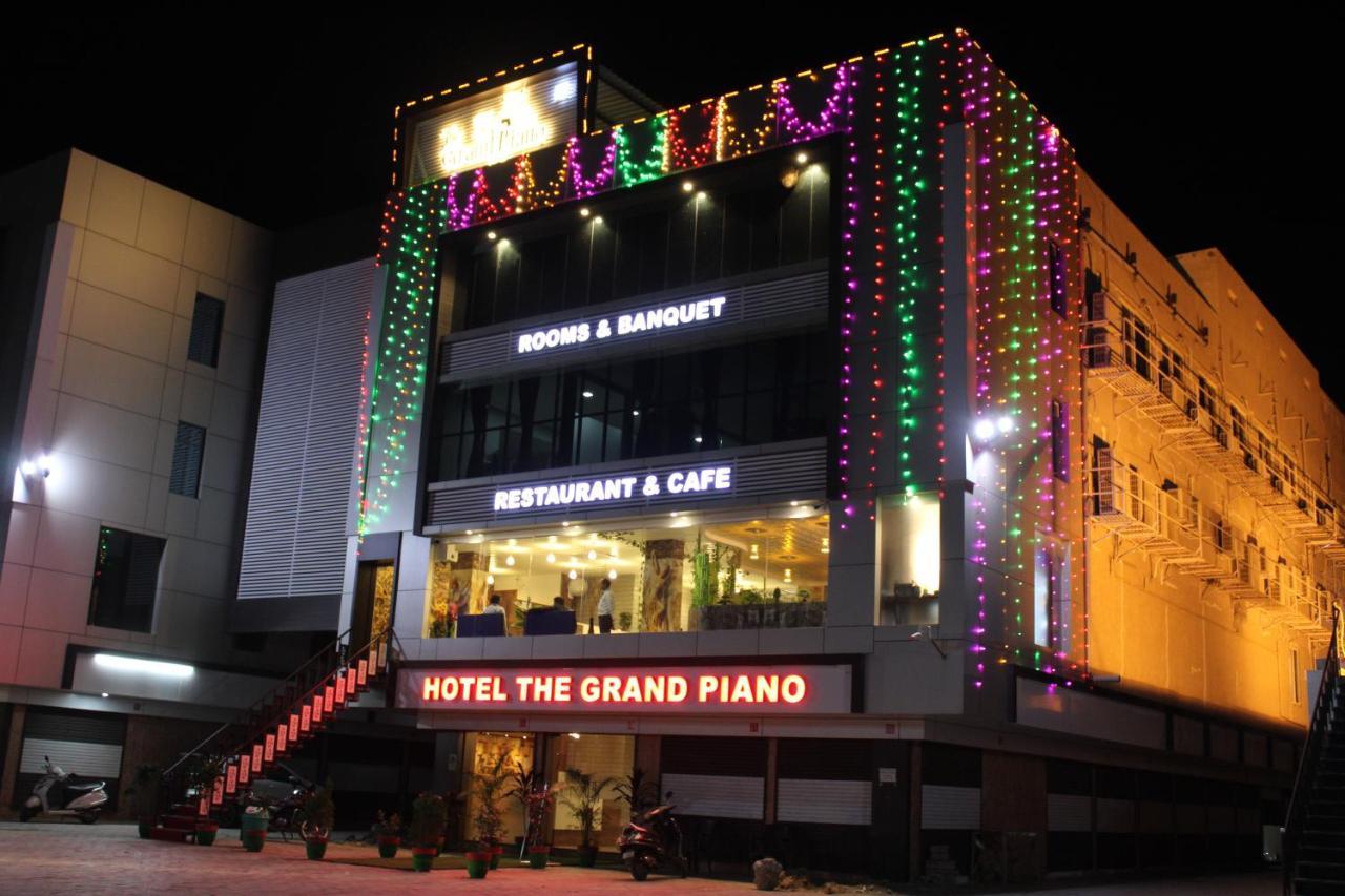 Hotel The Grand Piano - Best Business Hotel In Patan Exterior foto